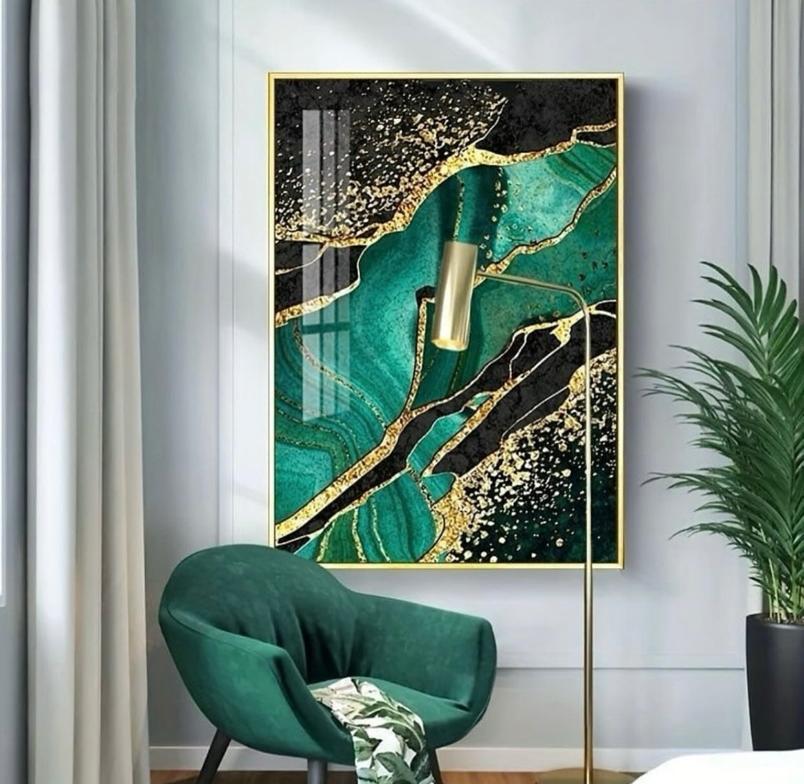 Stylist Obstruct Wall Frame